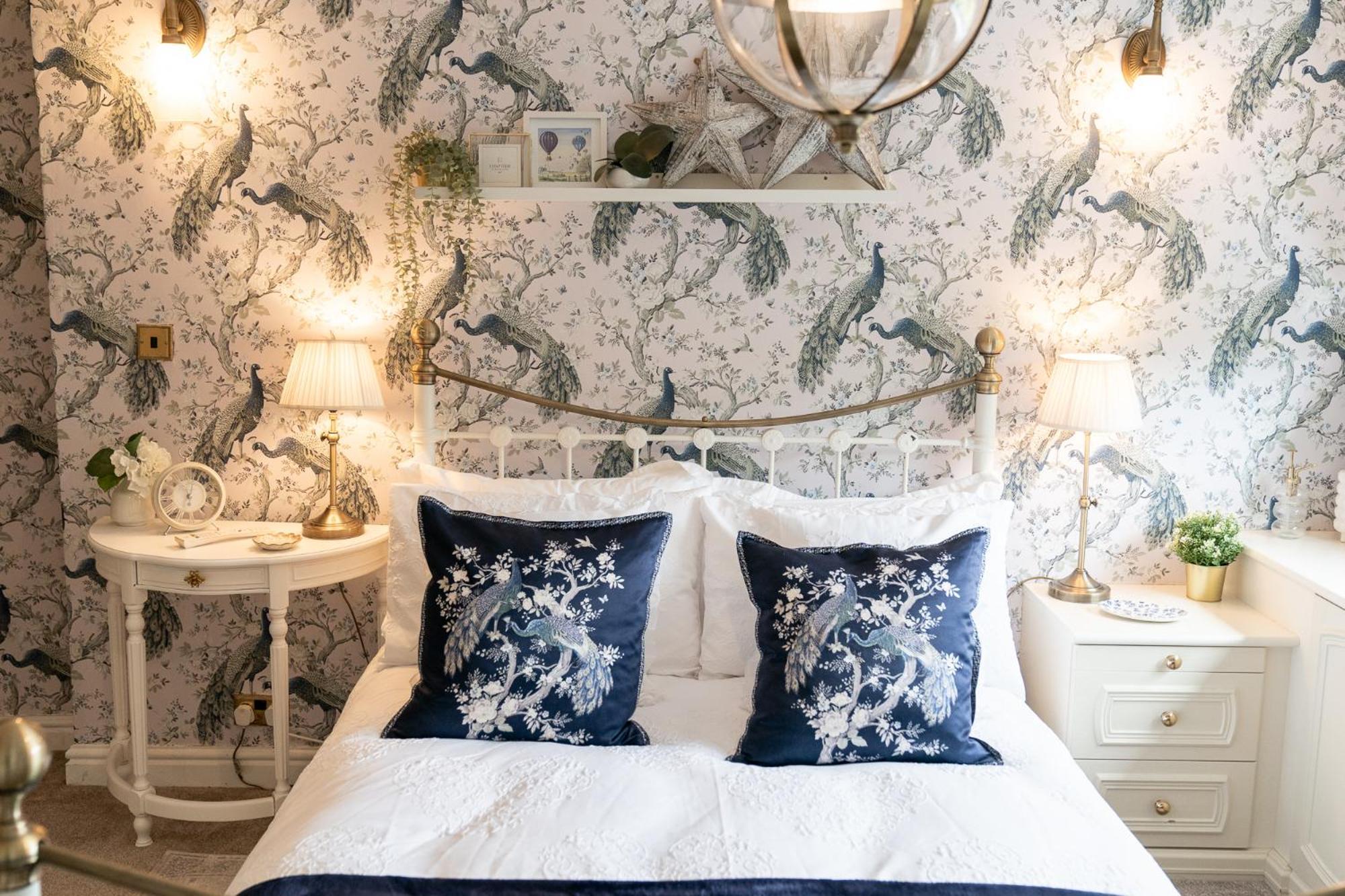 Peacock Room At Field View Cottage Eccleston  ภายนอก รูปภาพ